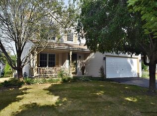 344 Colonial Cir, Geneva, IL 60134