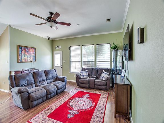 2nd image of 102 Forest Creek Ln