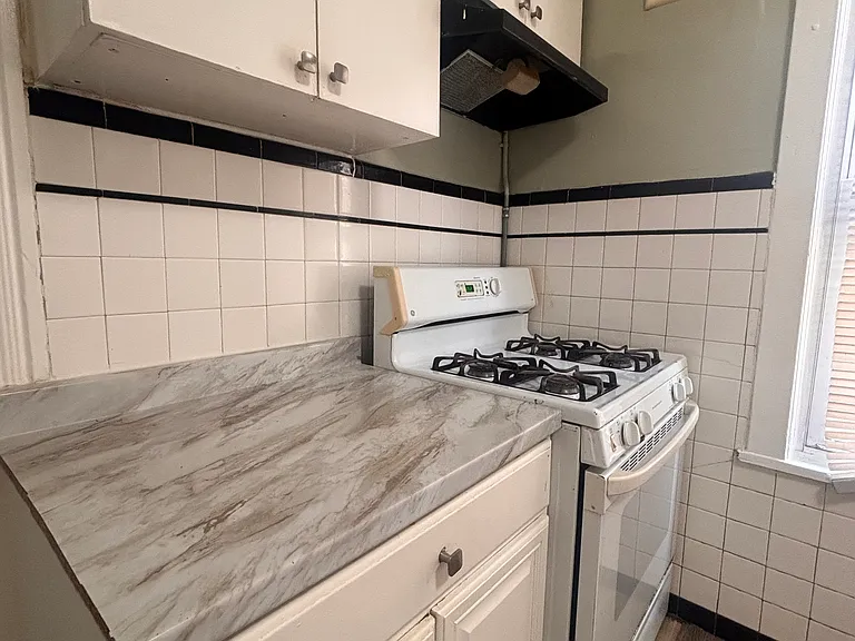 837 Genesee St #1 — Photo 6