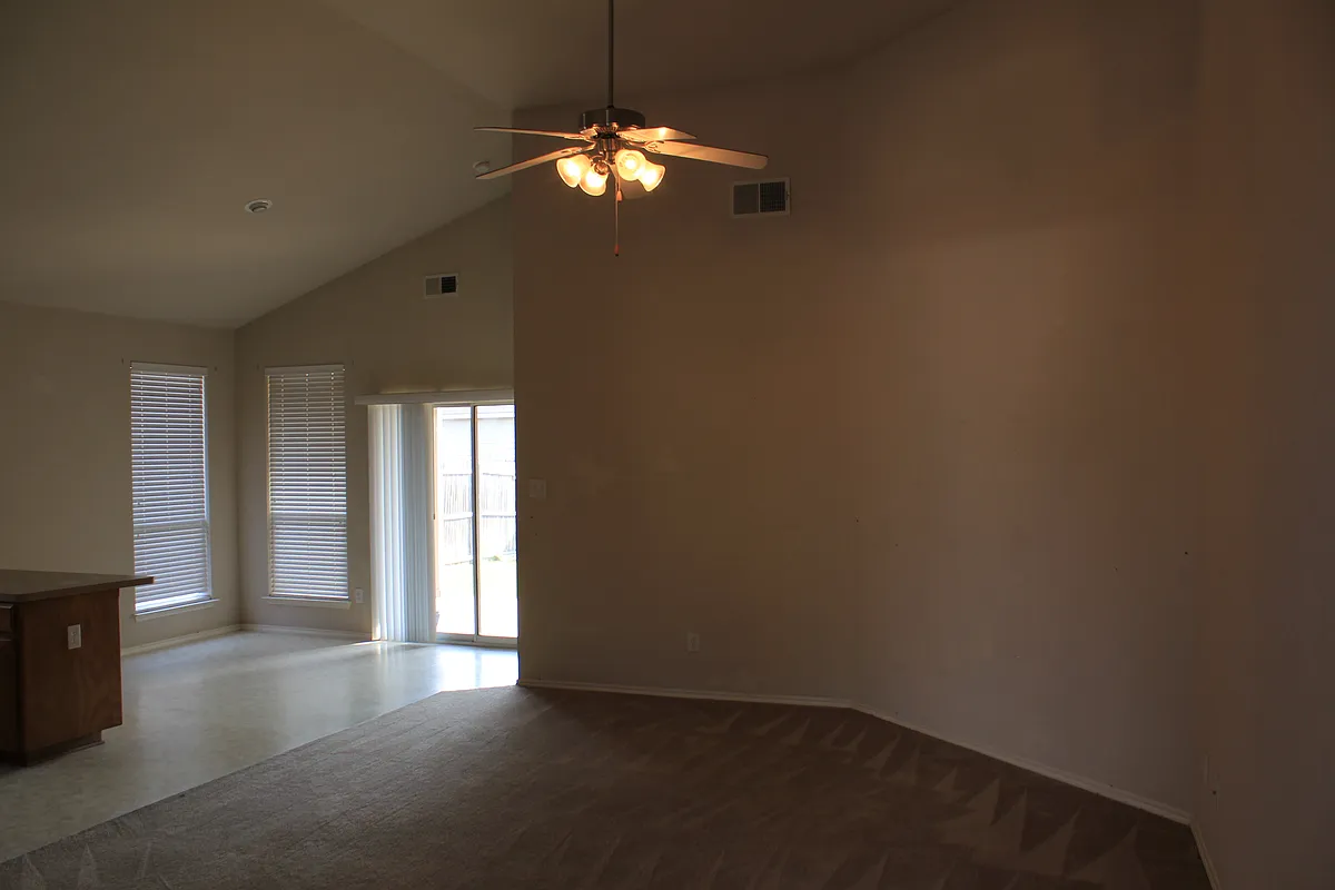 Living - 3213 Westland Ave