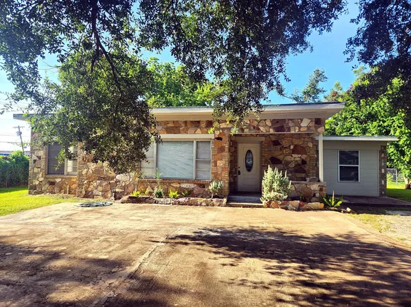 1114 E Pecan St, Angleton, TX 77515