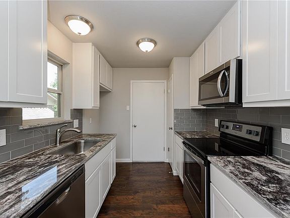 4th image of 602 Price Dr