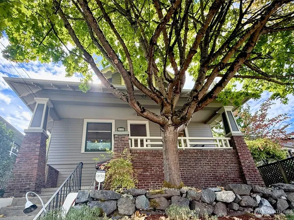 2109 N 54th Street, Seattle, WA 98103