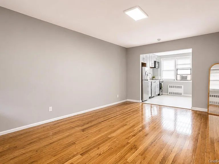 470 E Broadway #B2 — Photo 9
