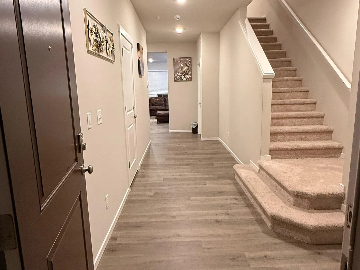5 bed, 2692 sqft, $3,395 — Photo 2
