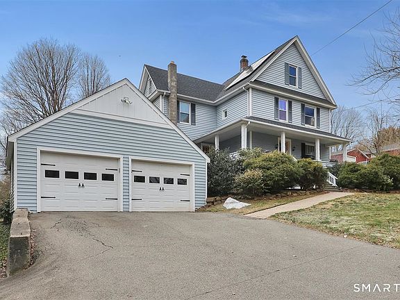 3rd image of 153 Country Club Road