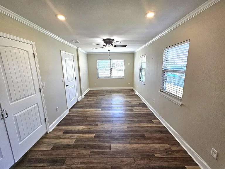 106 N Macarthur Ave — Photo 10