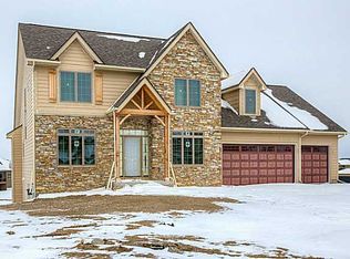 16403 Maple St, Clive, IA 50325