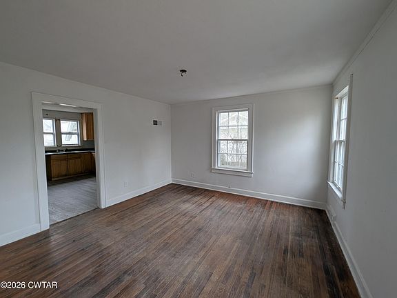 3rd image of 403 N 18th Ave