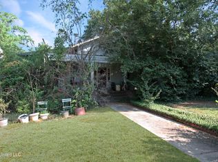 1032 Belhaven St, Jackson, MS 39202