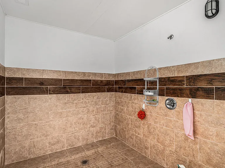 2116 S Roane St — Photo 26