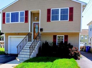 25 Samoset Ave, Central Falls, RI 02863