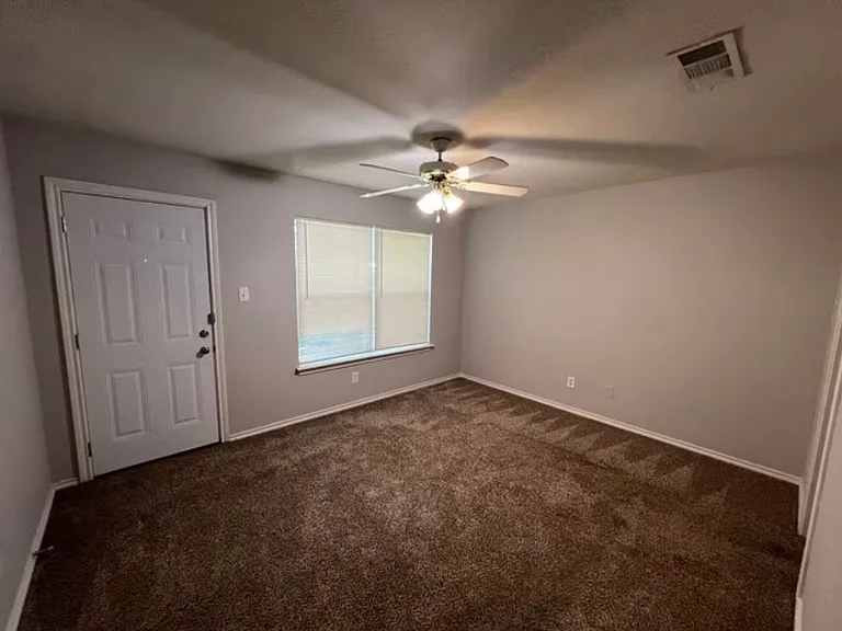 8126 Marydean Ave — Photo 5