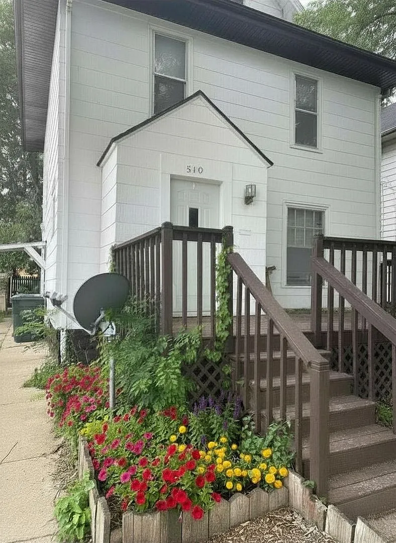 Photo 1 of 8 - 510 Baltimore St - Waterloo, IA Primary Photo - 510 Baltimore St