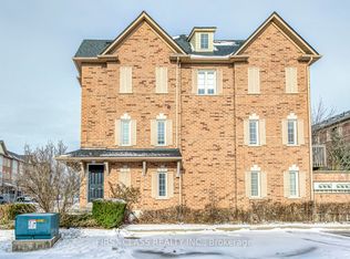 1128 Dundas St W #25, Mississauga, ON L5C1E1