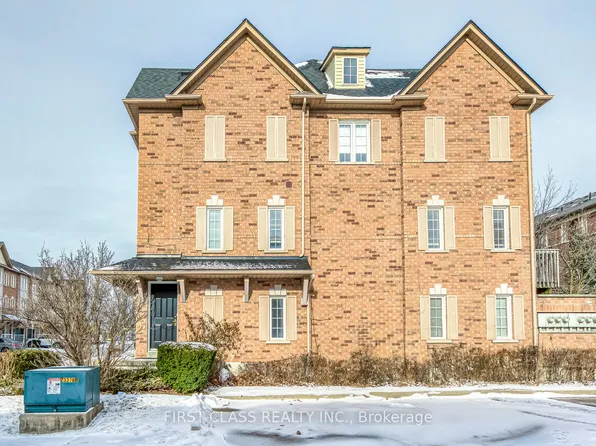 1128 Dundas St W #25, Mississauga, ON L5C 1E1