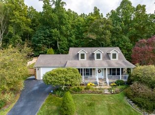 116 Buckner Dr, Roan mountain, TN 37687