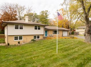 W199N9355 Wellington Dr, Menomonee Falls, WI 53051