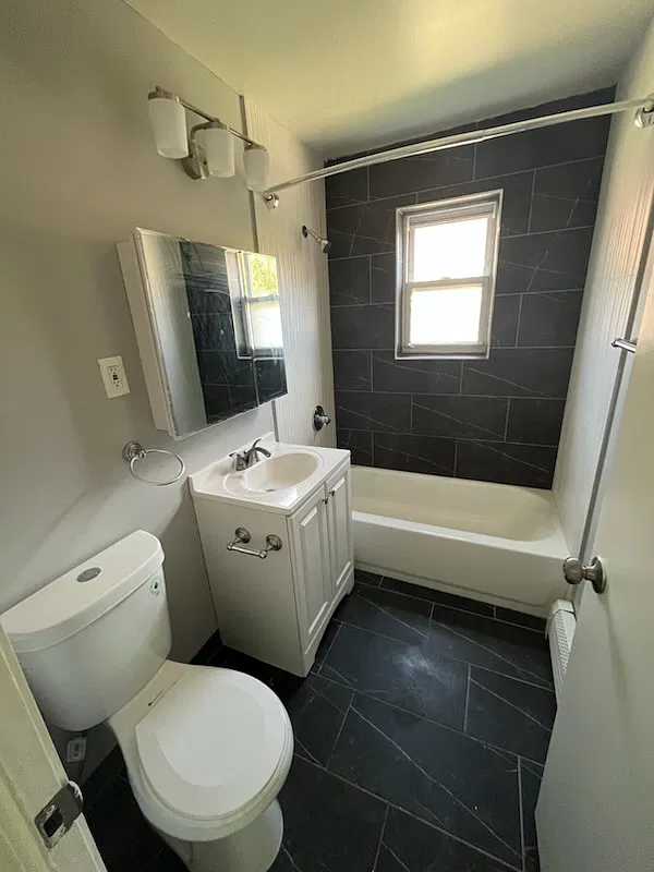 108 Sherbrooke Ave — Photo 1