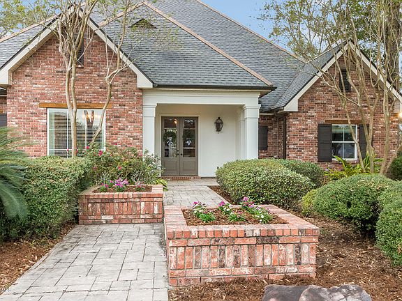3rd image of 1025 Bayou Bend Cir