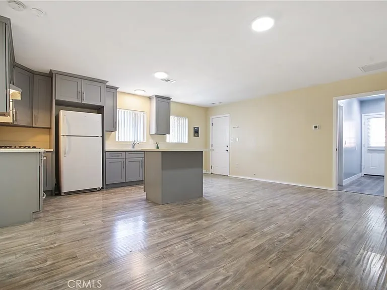 10529 S Truro Ave — Photo 7