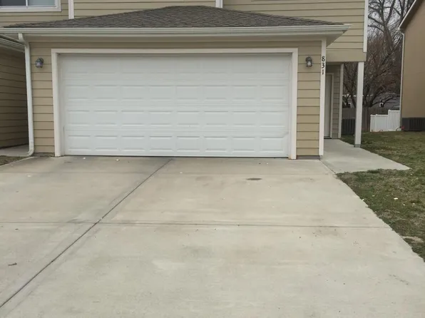 840 Whitetail Ct, Junction City, KS 66441