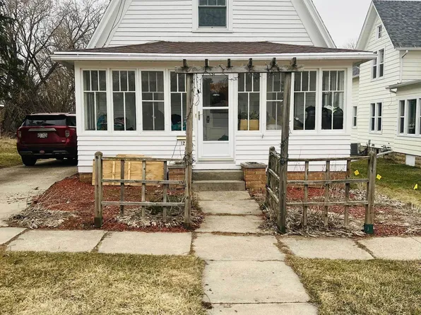 122 S Nebraska St, Horicon, WI 53032