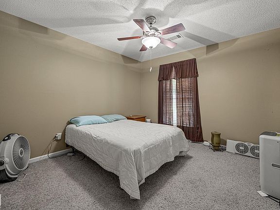 4th image of 1005 Mayfair Ln