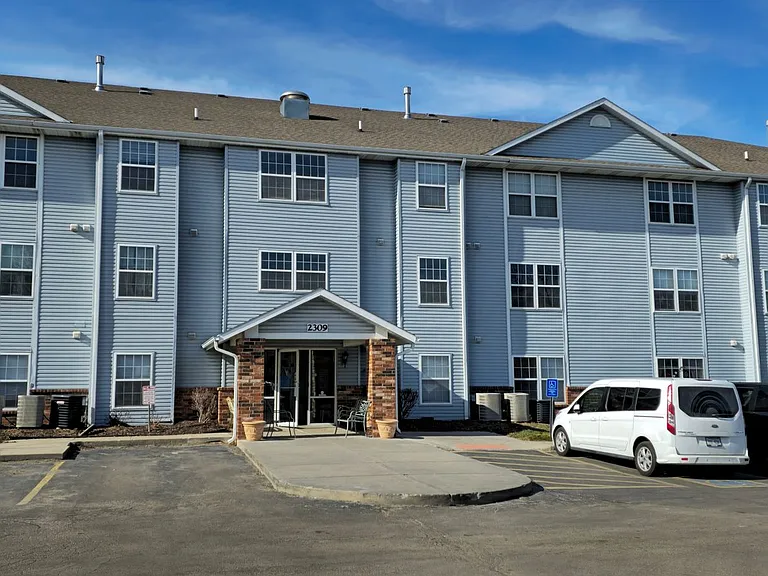 South Ridge Apartments — Photo 6