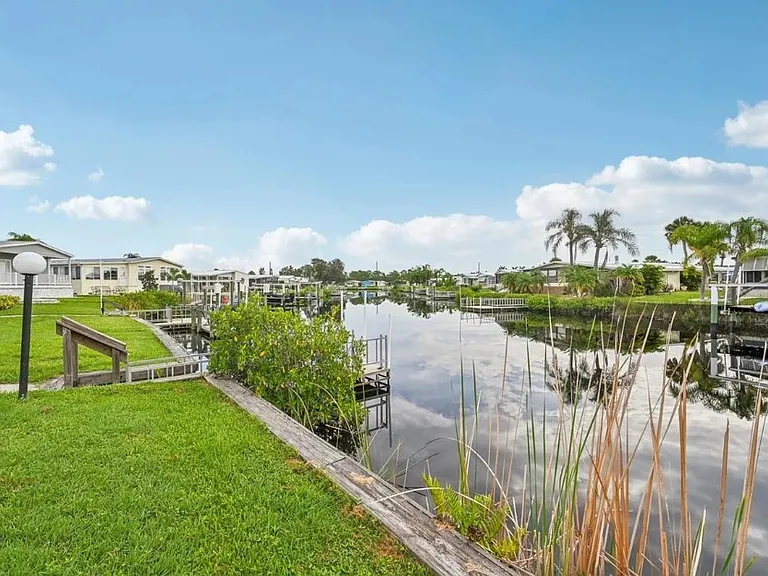 106 Lazy River Rd — Photo 38