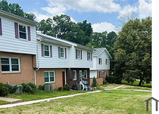 3 bed, 1100 sqft, $1,295 — Photo 2