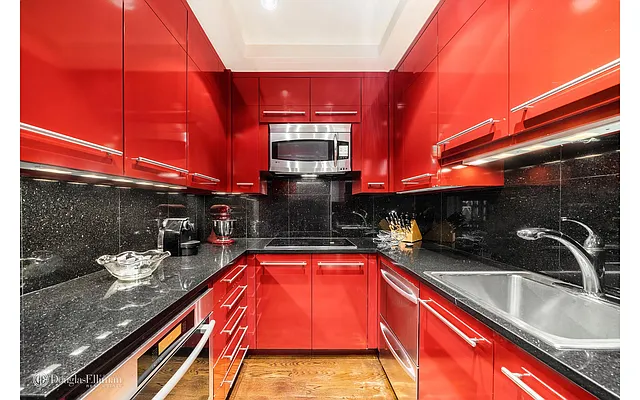 Rented by Douglas Elliman | media 26