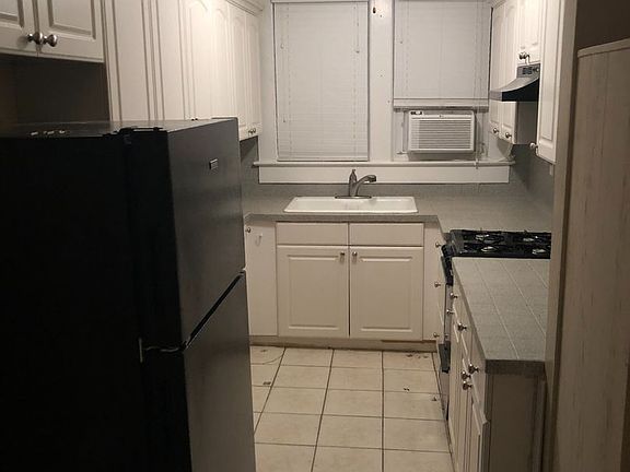 5th image of 336 8th Ave NE APT 1
