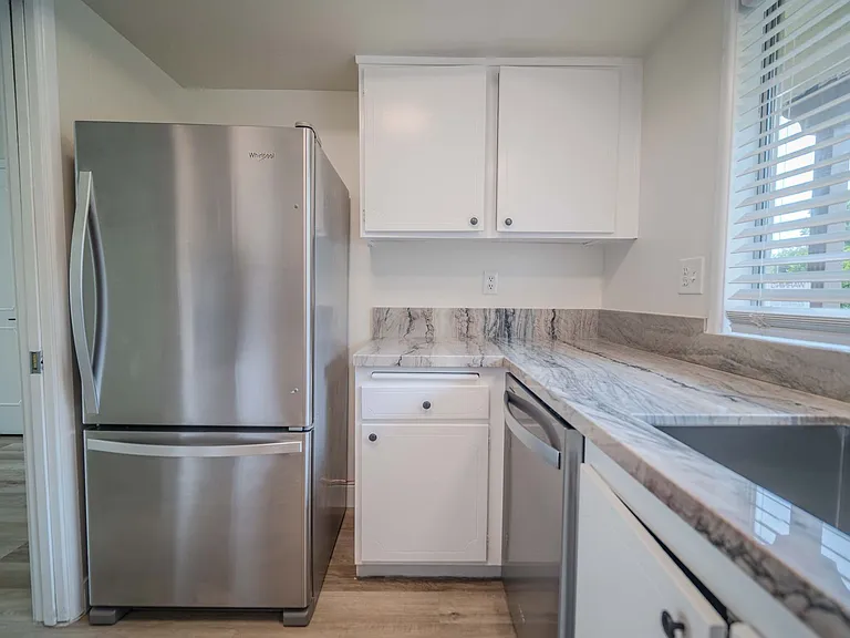 20368 Flora Ln — Photo 15