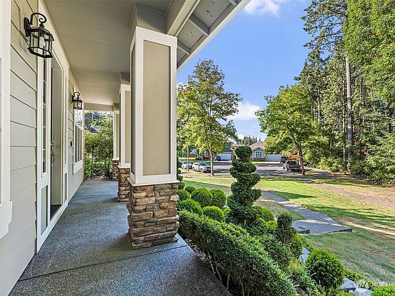 3rd image of 8504 Lackland Court NE