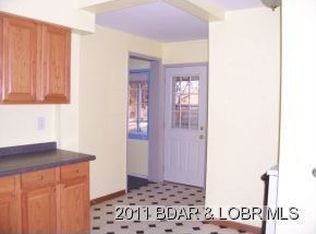 352 N East View St, Eldon, MO 65026