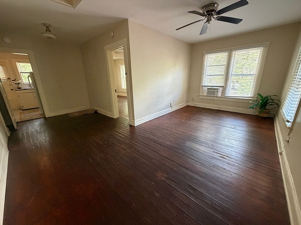 1st image of 824 1/2 E University Ave APT 4