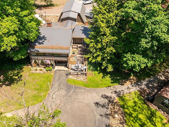 4th image of 511 Covert Rd