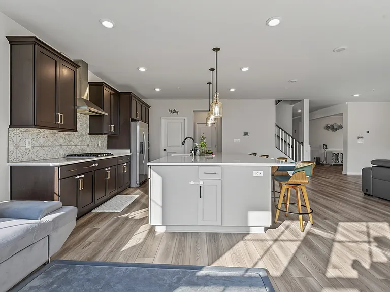 1124 Miller Farm Dr — Photo 5