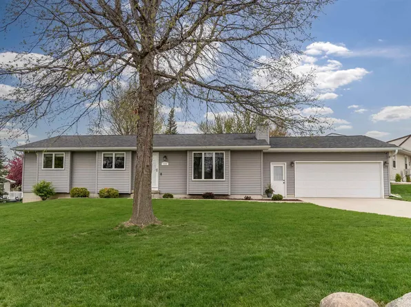 419 Cordoba Ave, Cedar Falls, IA 50613