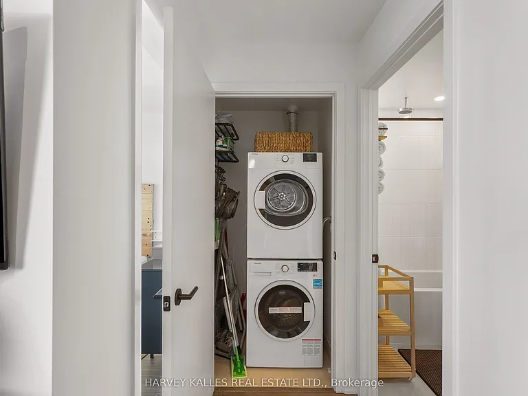 2495 Eglinton Ave W #609 — Photo 16
