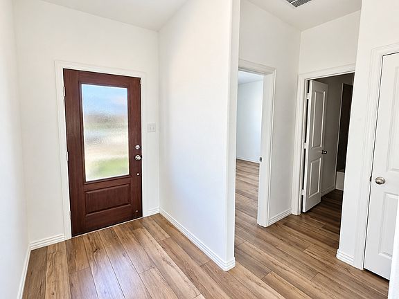 4th image of 512 Chip St