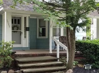 1088 Pembrook Rd, Cleveland Heights, OH 44121