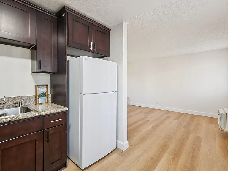 Bella Vista Apartments — Photo 66