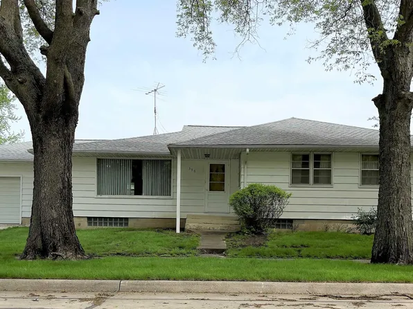 336 W 3rd St, Readlyn, IA 50668