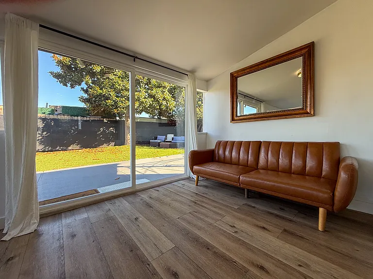 6744 Mulholland Dr — Photo 5