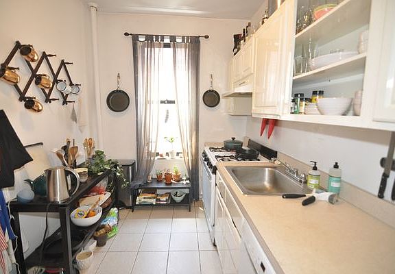 4th image of 43-10 44th St APT 3F