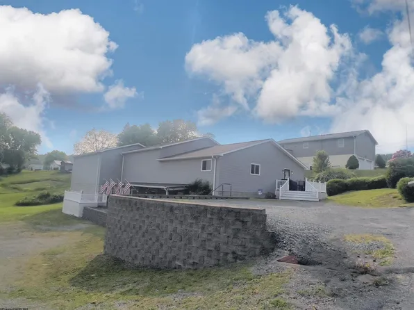 102 Reddehase Aly, Grafton, WV 26354
