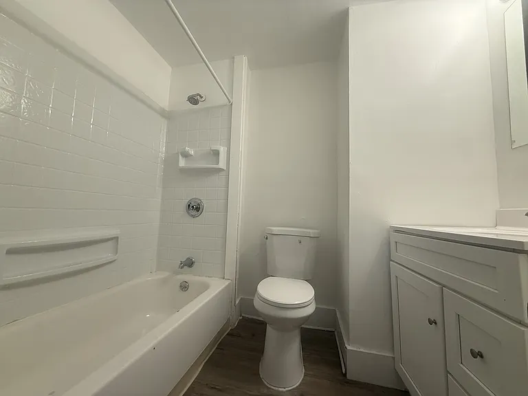 44 Osborne St #1 — Photo 5