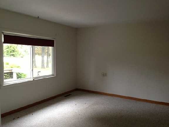 2nd image of 10031 Northland Dr